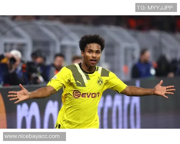 未来赛场上的科幻足球明星形象探索与创意设计