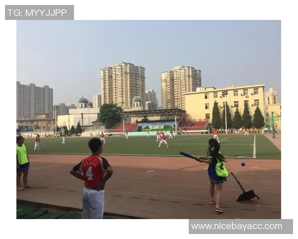 西安网球队区域防守策略分析及其在比赛中的成效探讨 西安网球队区域防守策略分析及其在比赛中的成效探讨