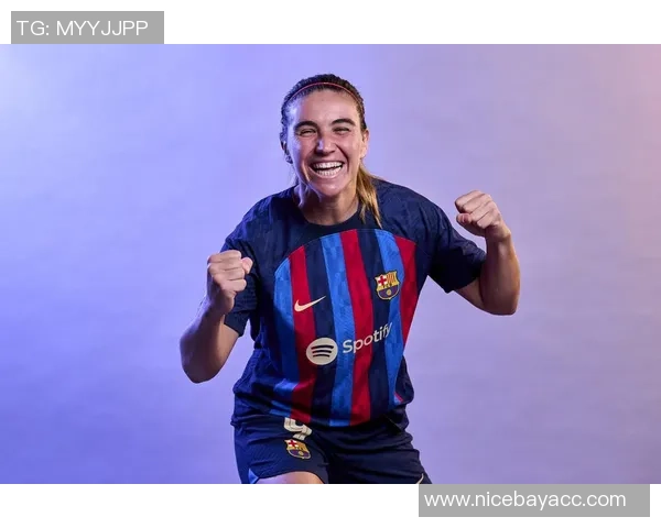 足球明星与女球迷共度激情时刻的精彩瞬间图片欣赏 足球明星与女球迷共度激情时刻的精彩瞬间图片欣赏