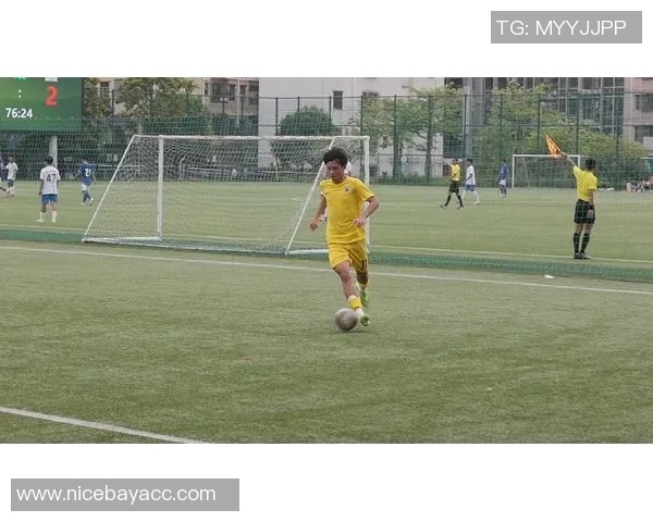 足球明星射门技巧全解析经典瞬间与精彩背后故事详解 足球明星射门技巧全解析经典瞬间与精彩背后故事详解