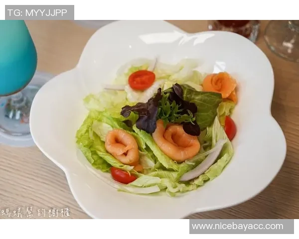 足球明星聚餐盛况揭秘各路球星共享美食瞬间尽显风采 足球明星聚餐盛况揭秘各路球星共享美食瞬间尽显风采